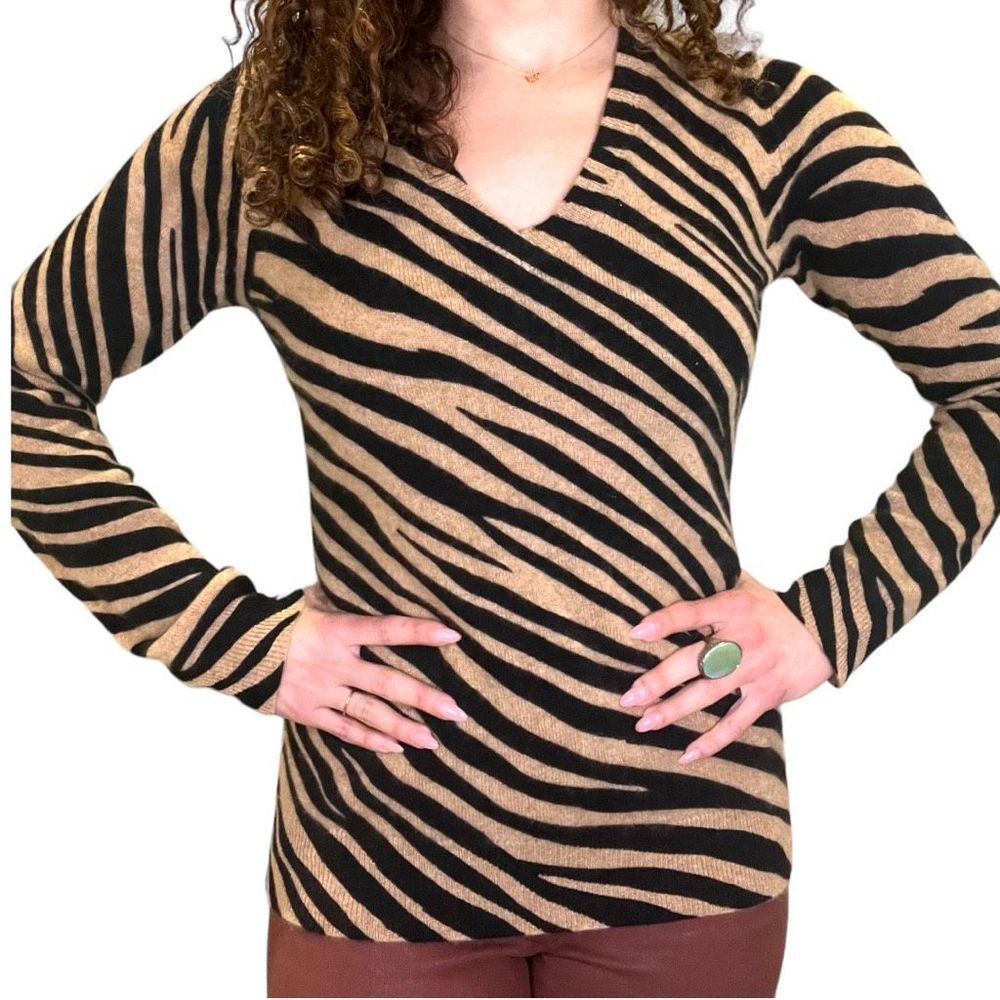 Saks Fifth Avenue Cashmere Sweater. Size S.
